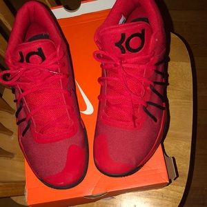 Men’s size 11 new KD sneakers